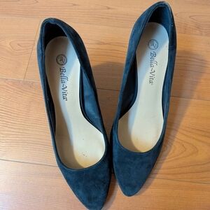 Bella Vita Women's Classic Blue Heels